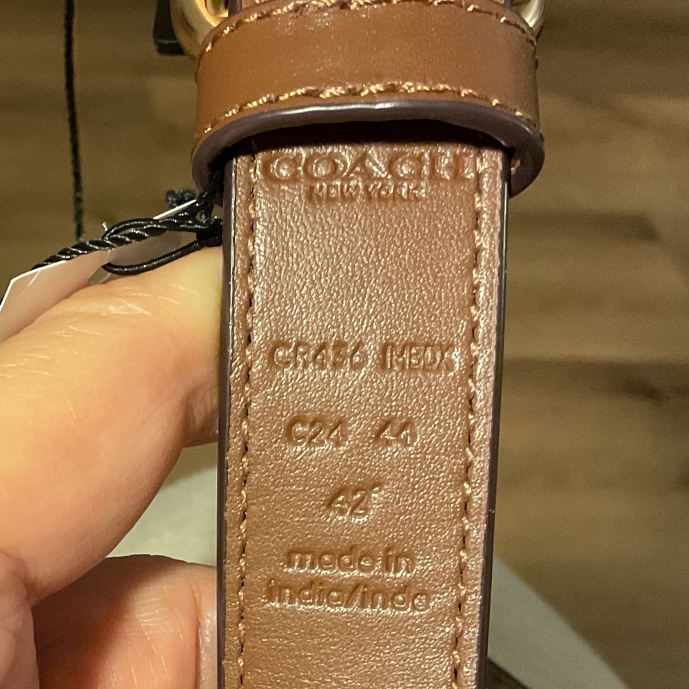 NWT COACH Logo Design Leather reversible Belt One Size - Picture 5 of 9